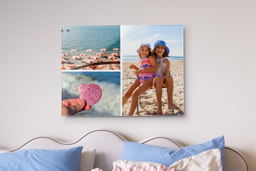 På et soverom henger en innrammet fotokollasj med strandinspirerte bilder, blant annet skjell, to jenter som smiler på stranden og parasoller ved sjøen, som inspirasjon til sommerlig interiør og sommerdekor på soverommet.