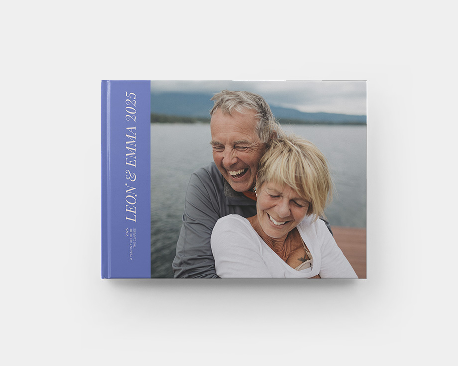 Stor fotobok i landskap med hardt omslag