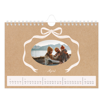 Fotokalender A5 — Ramme med sløyfe [April]