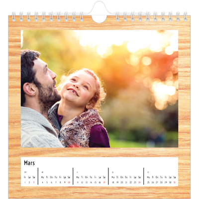 Månedskalender kvadratisk — Paneler i tre [Mars]