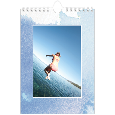 Fotokalender A5 — Vannfarger i bakgrunn [kalender-forside]
