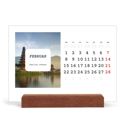 Bordkalender med trestativ - Liggende  — Den fulle historien [Februar]