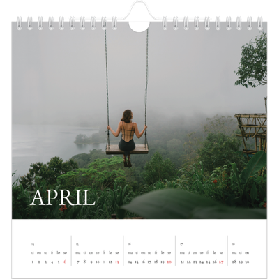 Månedskalender kvadratisk — Enkel serif-font [April]
