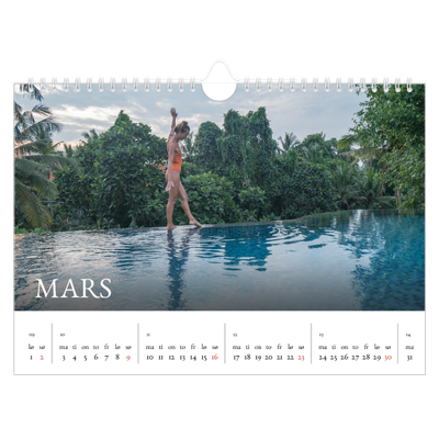 Fotokalender A4 — Enkel serif-font [Mars]