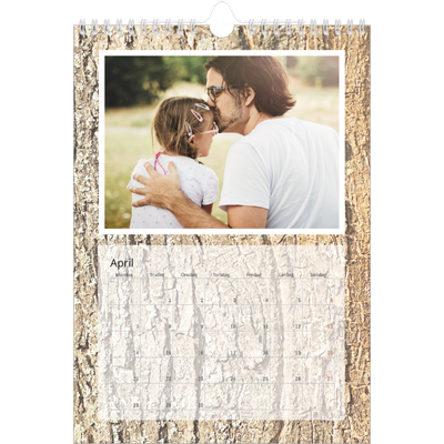 Fotokalender A4 (20 x 30 cm) — Bakgrunn i bark [April]