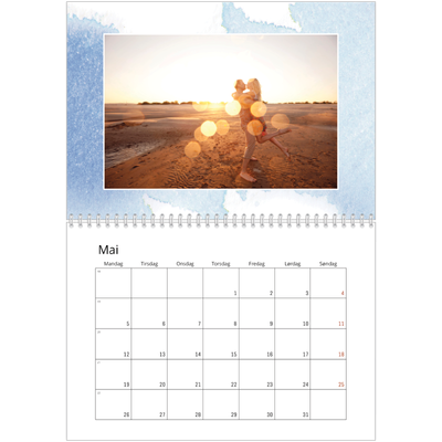Fotokalender A4 dobbel (30 x 40 cm) — Vannfarger i bakgrunn [kalender-forside]