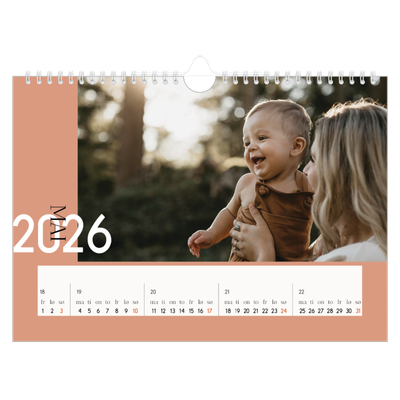 Fotokalender A4 — Overlappende tekst [kalender-forside]
