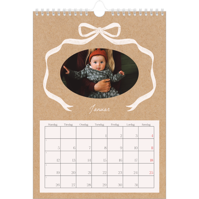 Fotokalender A4 (20 x 30 cm) — Ramme med sløyfe [Januar]