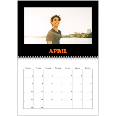 Fotokalender A4 dobbel (30 x 40 cm) — Morsom typografi [April]