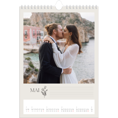 Fotokalender A4 (20 x 30 cm) — Initialer i blomst [Mai]