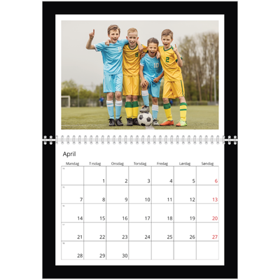 Fotokalender A4 dobbel (30 x 40 cm) — Svart bakgrunn [April]