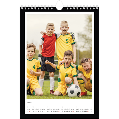 Fotokalender A4 (20 x 30 cm) — Svart bakgrunn [Mars]