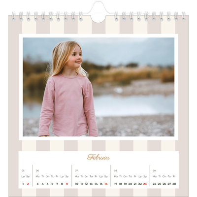 Månedskalender kvadratisk — Skrift og striper [Februar]