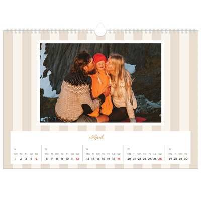 Fotokalender A3 — Skrift og striper [April]