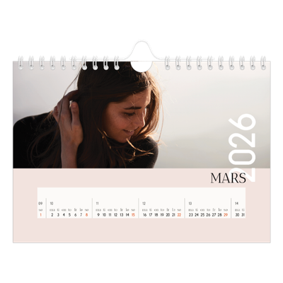 Fotokalender A5 — Overlappende tekst [Mars]