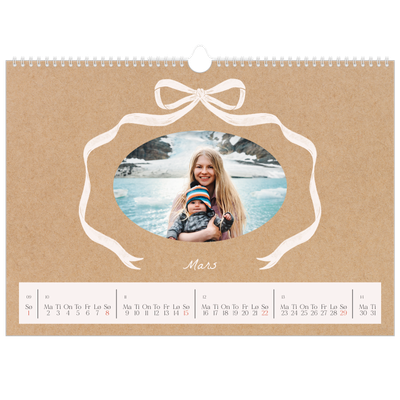 Fotokalender A3 — Ramme med sløyfe [Mars]