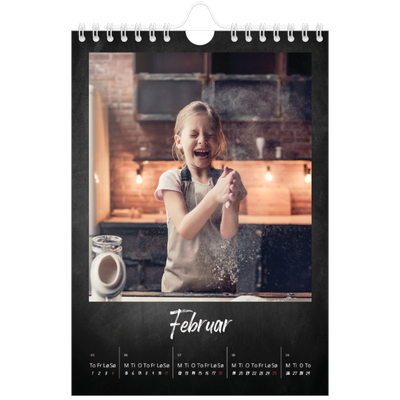 Fotokalender A5 — Tavle bakgrunn [Februar]