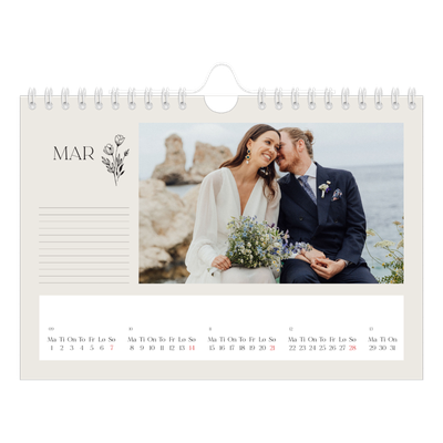 Fotokalender A5 — Initialer i blomst [Mars]