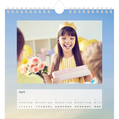 Månedskalender kvadratisk — Skyer [April]