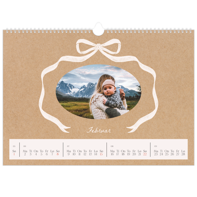 Fotokalender A3 — Ramme med sløyfe [Februar]