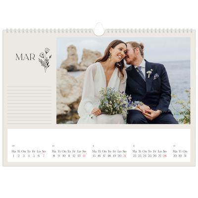Fotokalender A3 — Initialer i blomst [Mars]