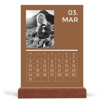Bordkalender med trestativ - Stående — Moderne og dristig [Mars]
