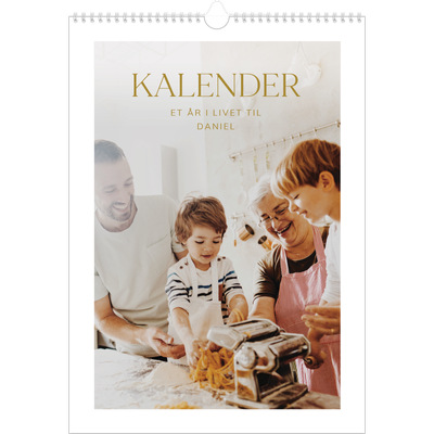 A3 Månedskalender — Gull stor skrift [kalender-forside]