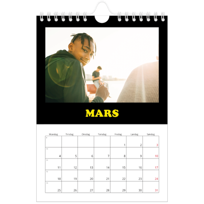Fotokalender A5 — Morsom typografi [Mars]