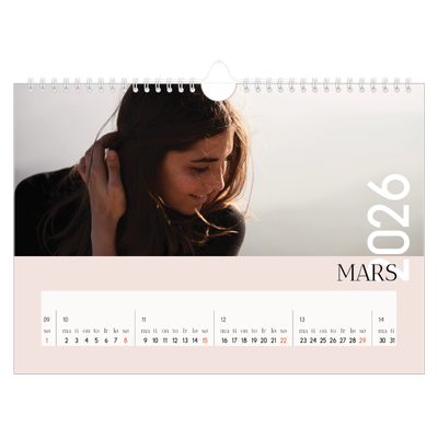 Fotokalender A4 — Overlappende tekst [Mars]