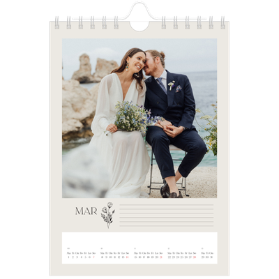 Fotokalender A5 — Initialer i blomst [Mars]