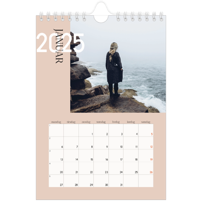 Fotokalender A5 — Overlappende tekst [Januar]