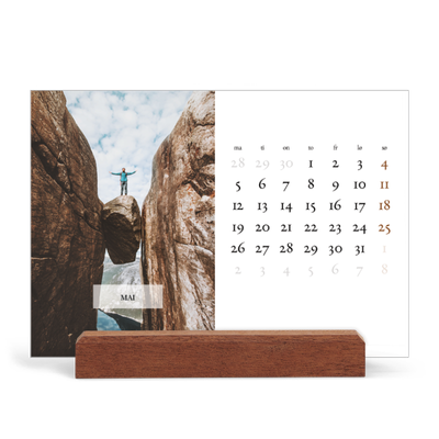 Bordkalender med trestativ - Liggende  — Klassisk kalender [kalender-forside]