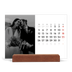 Bordkalender med trestativ - Liggende  — Elegant skrift [kalender-forside]