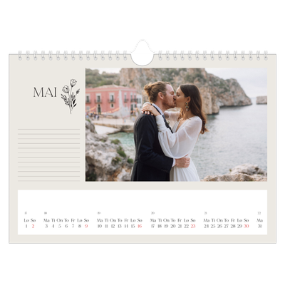 Fotokalender A4 — Initialer i blomst [Mai]