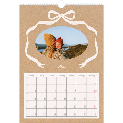 A3 Månedskalender — Ramme med sløyfe [kalender-forside]