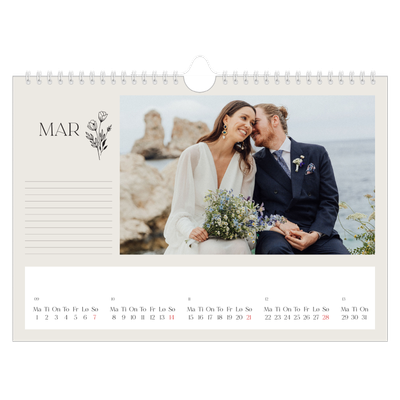 Fotokalender A4 — Initialer i blomst [Mars]