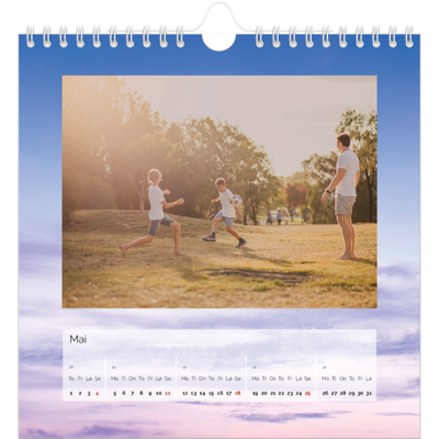 Månedskalender kvadratisk — Skyer [kalender-forside]