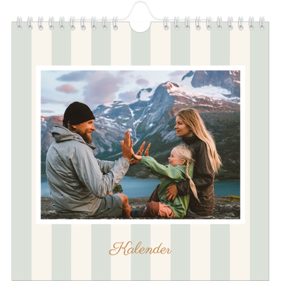 Månedskalender kvadratisk — Skrift og striper [kalender-forside]