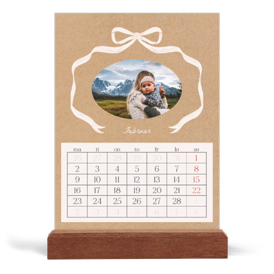 Bordkalender med trestativ - Stående — Ramme med sløyfe [Februar]