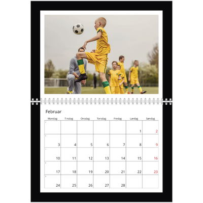 Fotokalender A4 dobbel (30 x 40 cm) — Svart bakgrunn [Februar]