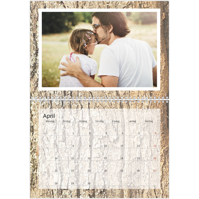 Fotokalender A4 dobbel (30 x 40 cm) — Bakgrunn i bark [April]