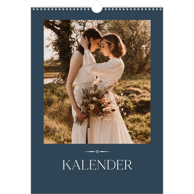 A3 Månedskalender — Skifer & seriffer [kalender-forside]