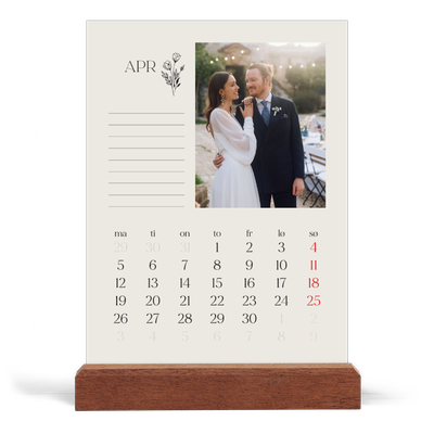 Bordkalender med trestativ - Stående — Initialer i blomst [April]