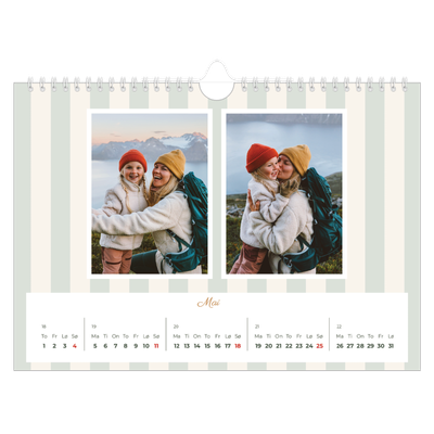 Fotokalender A4 — Skrift og striper [kalender-forside]