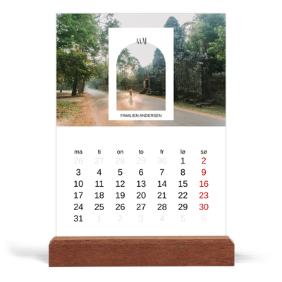 Bordkalender med trestativ - Stående — Den åpne buen [kalender-forside]