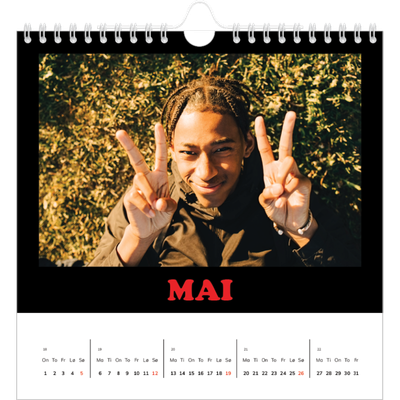 Månedskalender kvadratisk — Morsom typografi [kalender-forside]